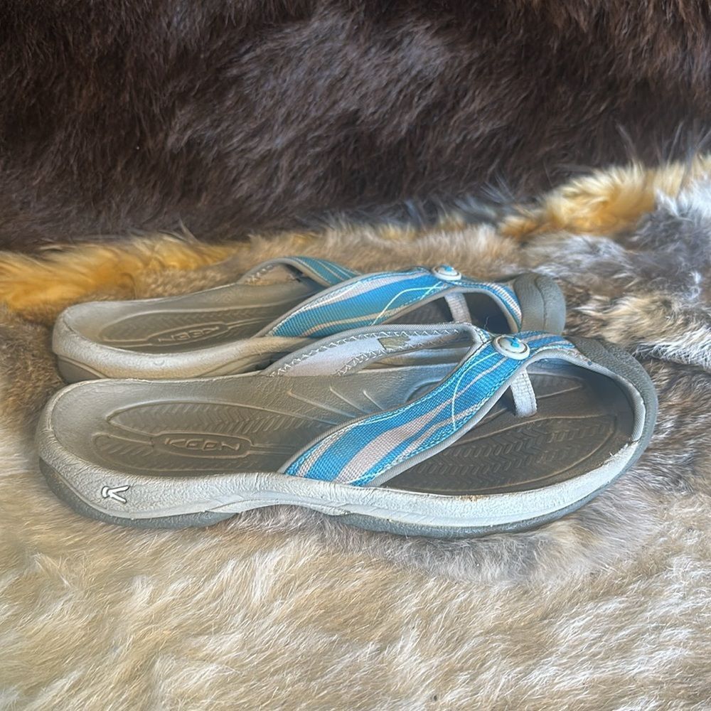 Keen Women's Blue and Gray Sandals 8.5 (BK1) - Picture 2 of 5
